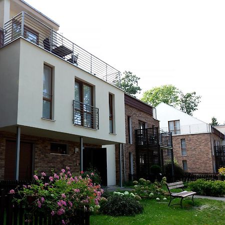 Apartament Ikar Z Wlasnym Ogrodkiem, Bardzo Blisko Morza Реваль Экстерьер фото