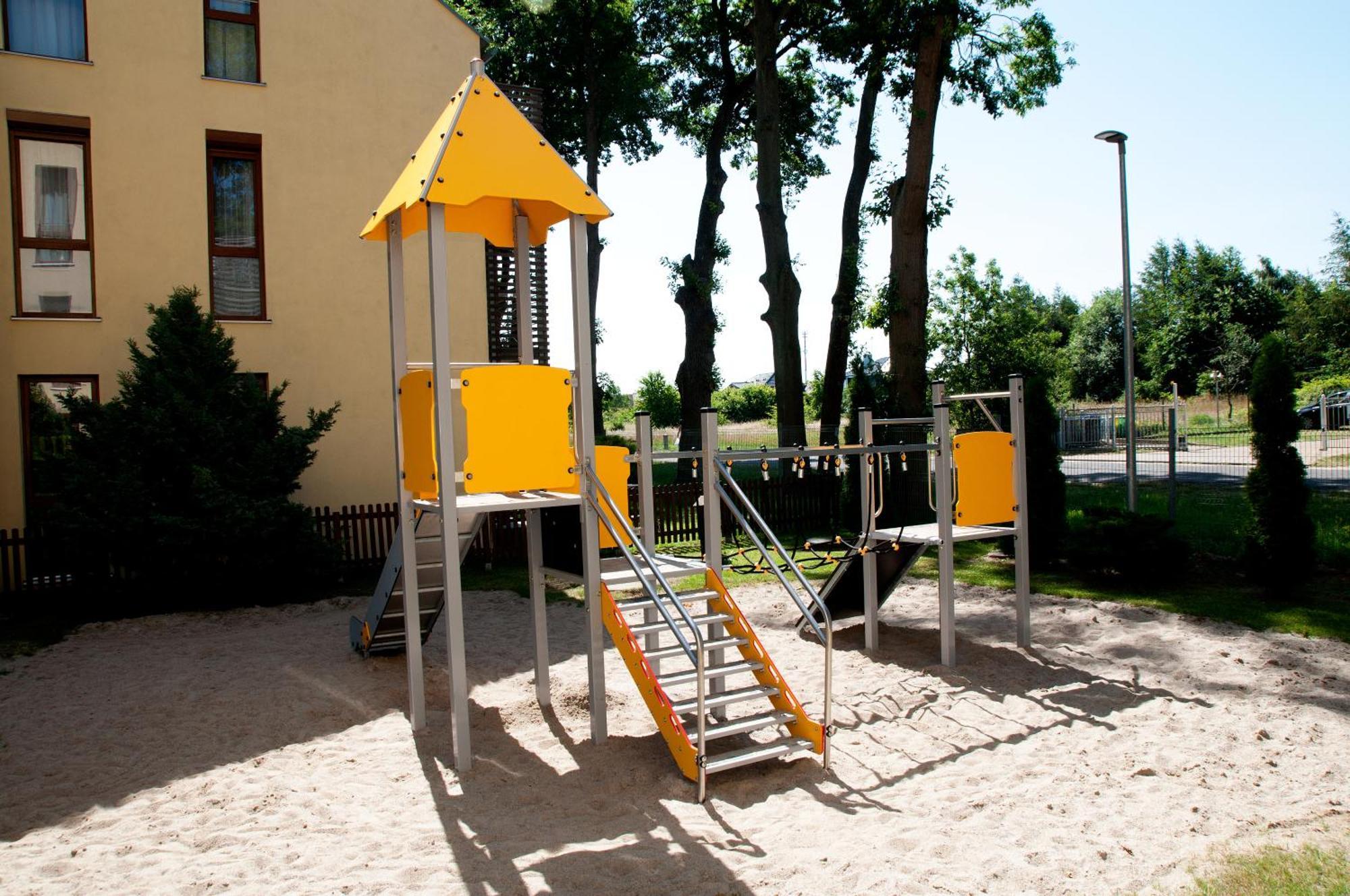 Apartament Ikar Z Wlasnym Ogrodkiem, Bardzo Blisko Morza Реваль Экстерьер фото