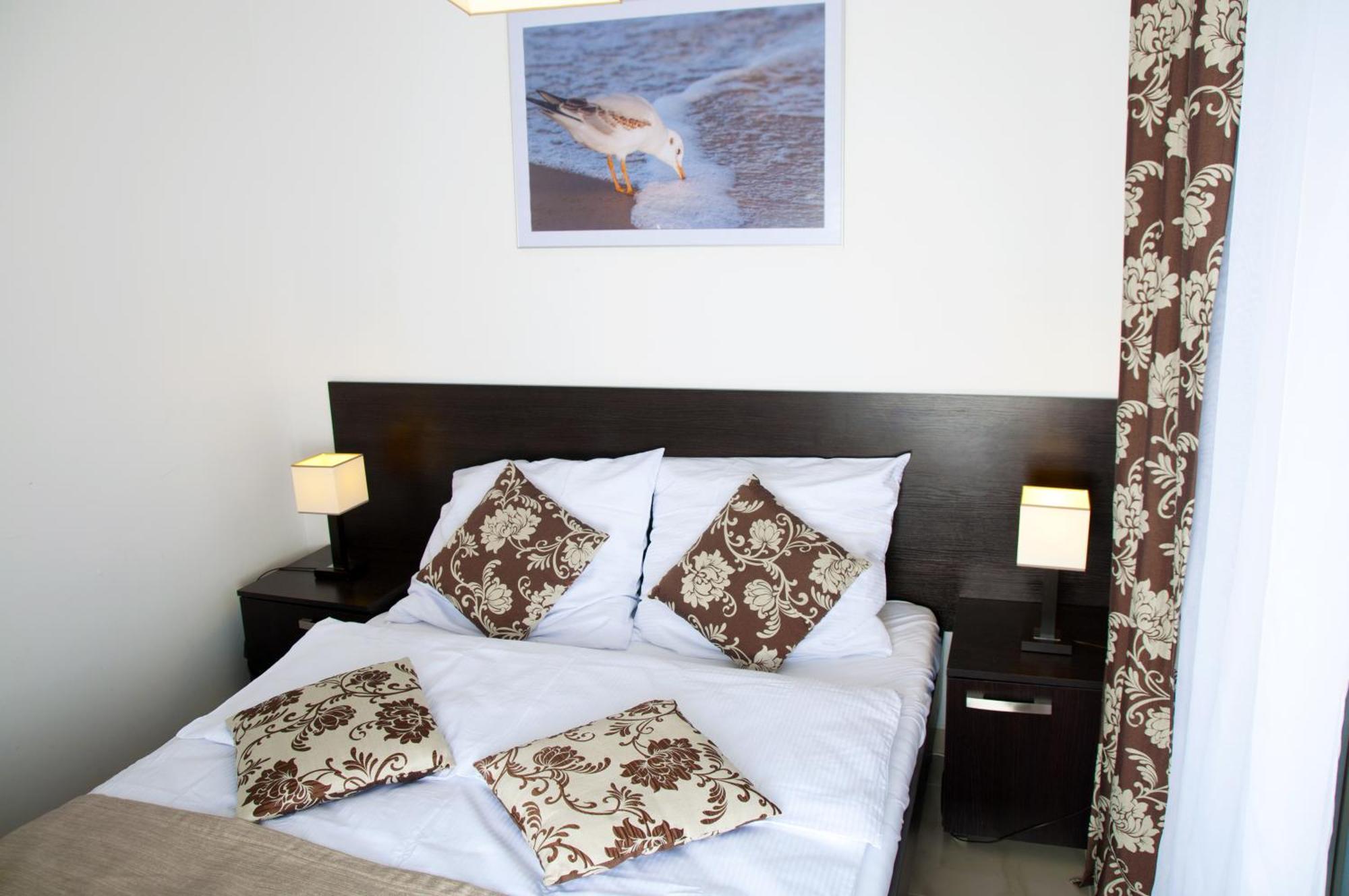 Apartament Ikar Z Wlasnym Ogrodkiem, Bardzo Blisko Morza Реваль Экстерьер фото