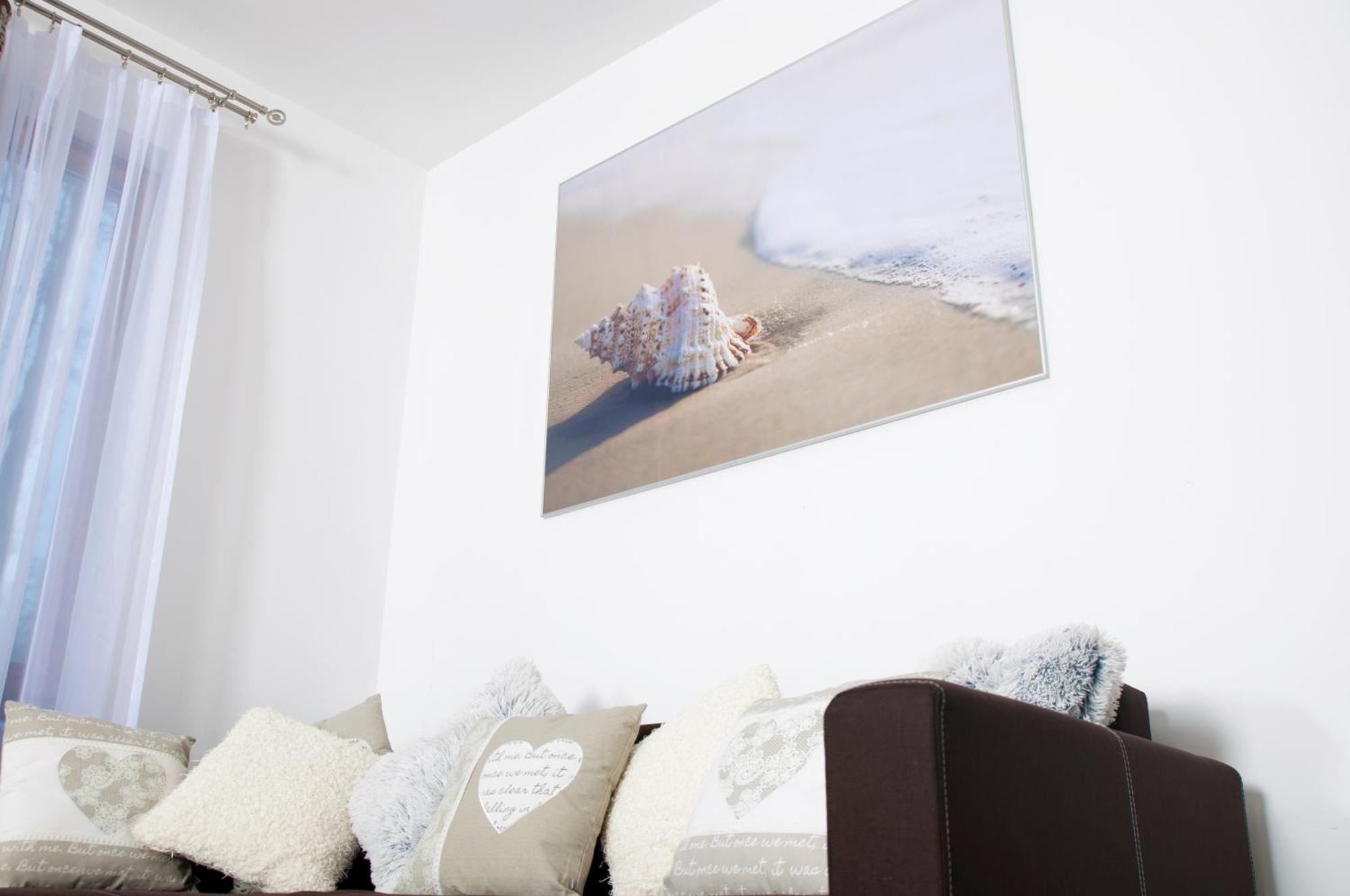 Apartament Ikar Z Wlasnym Ogrodkiem, Bardzo Blisko Morza Реваль Экстерьер фото