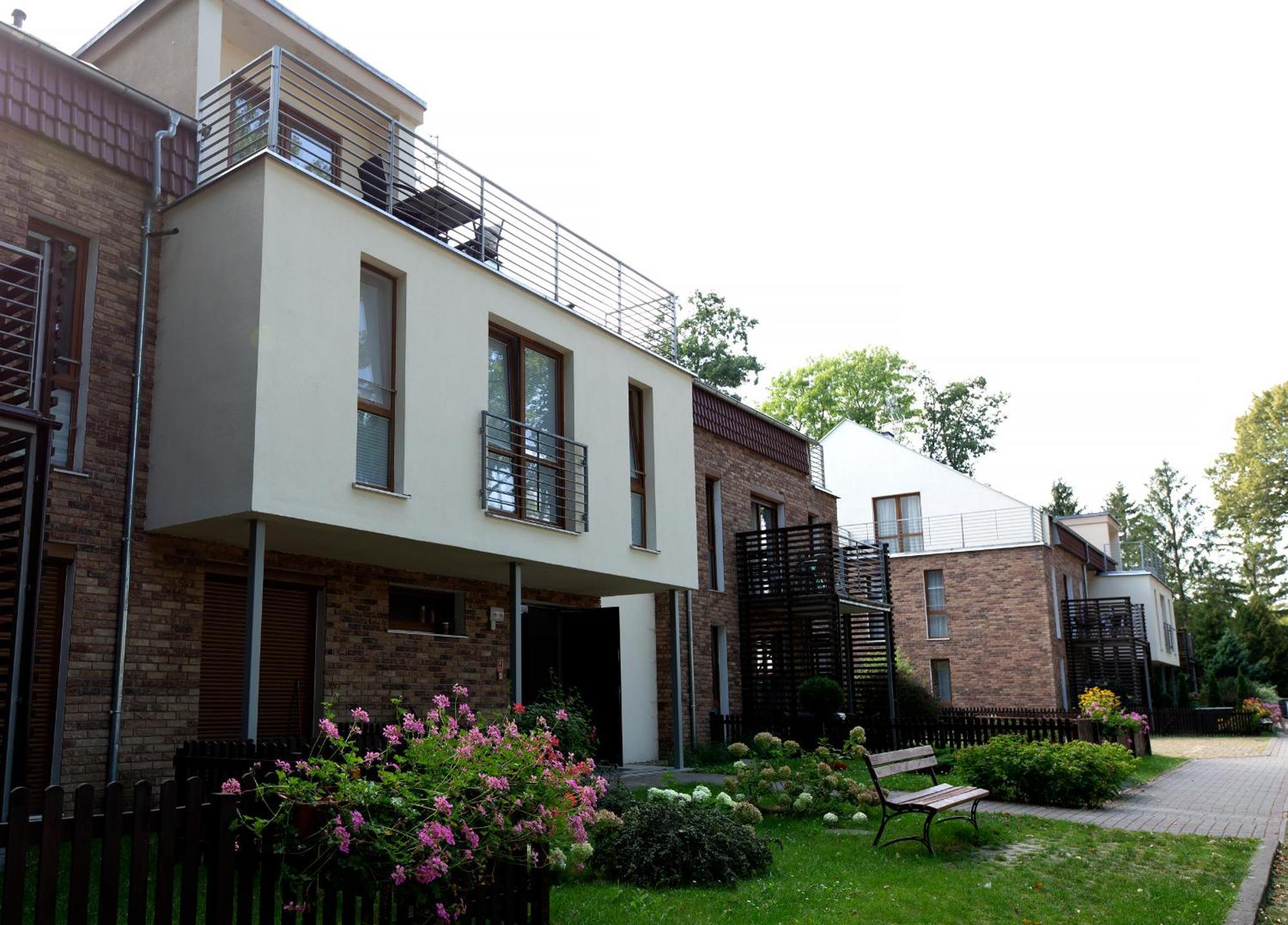 Apartament Ikar Z Wlasnym Ogrodkiem, Bardzo Blisko Morza Реваль Экстерьер фото