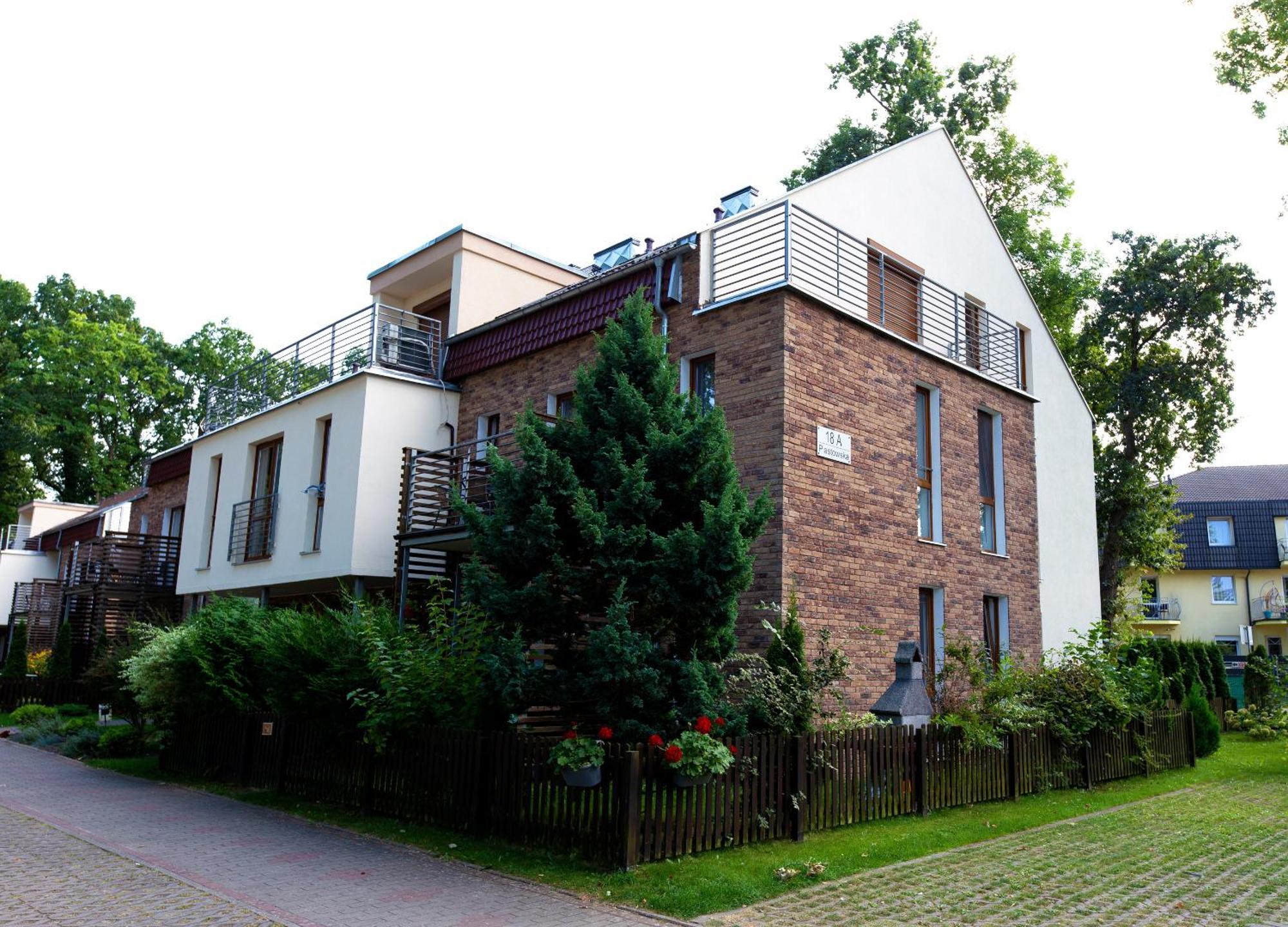 Apartament Ikar Z Wlasnym Ogrodkiem, Bardzo Blisko Morza Реваль Экстерьер фото