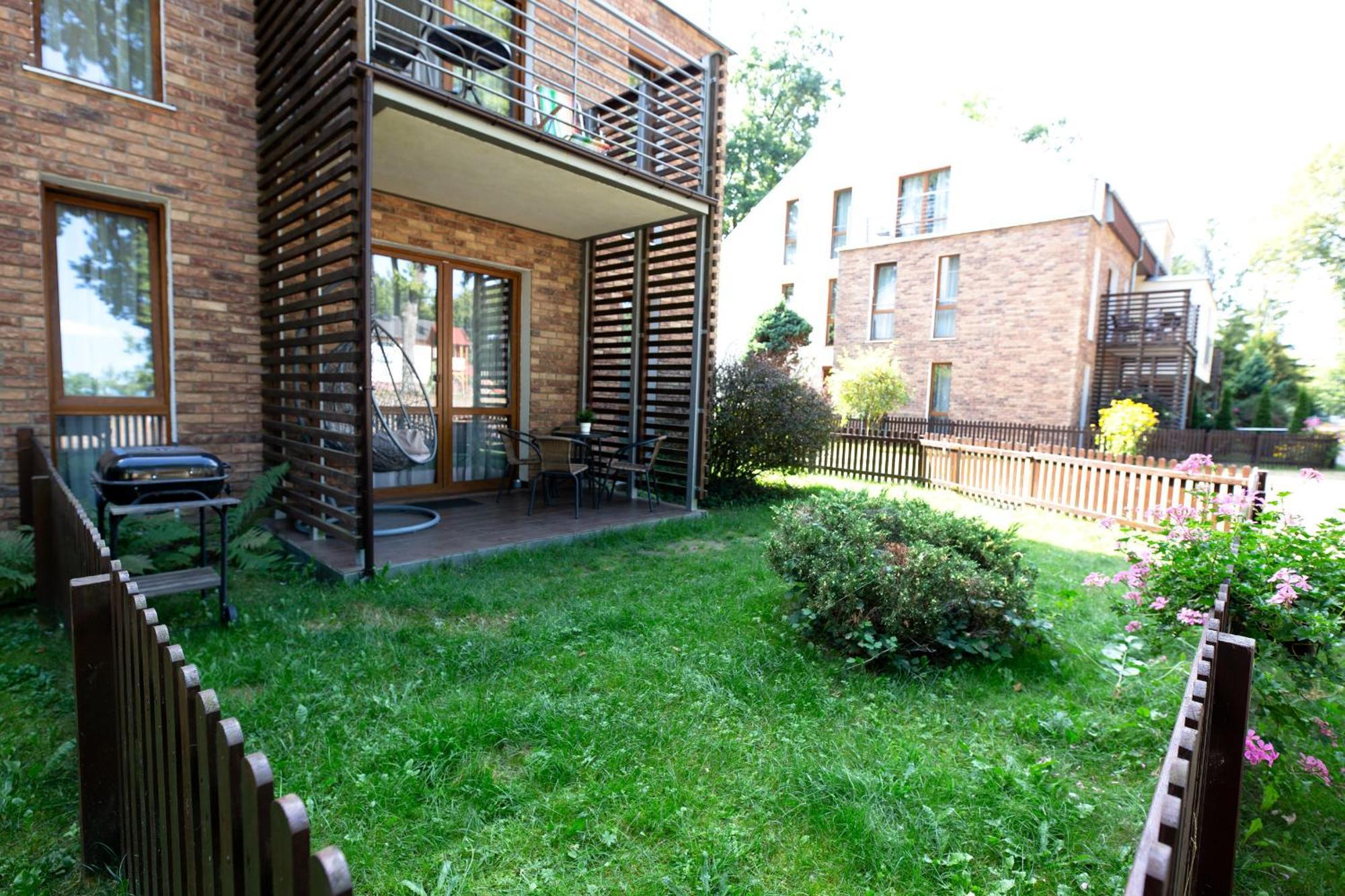 Apartament Ikar Z Wlasnym Ogrodkiem, Bardzo Blisko Morza Реваль Экстерьер фото