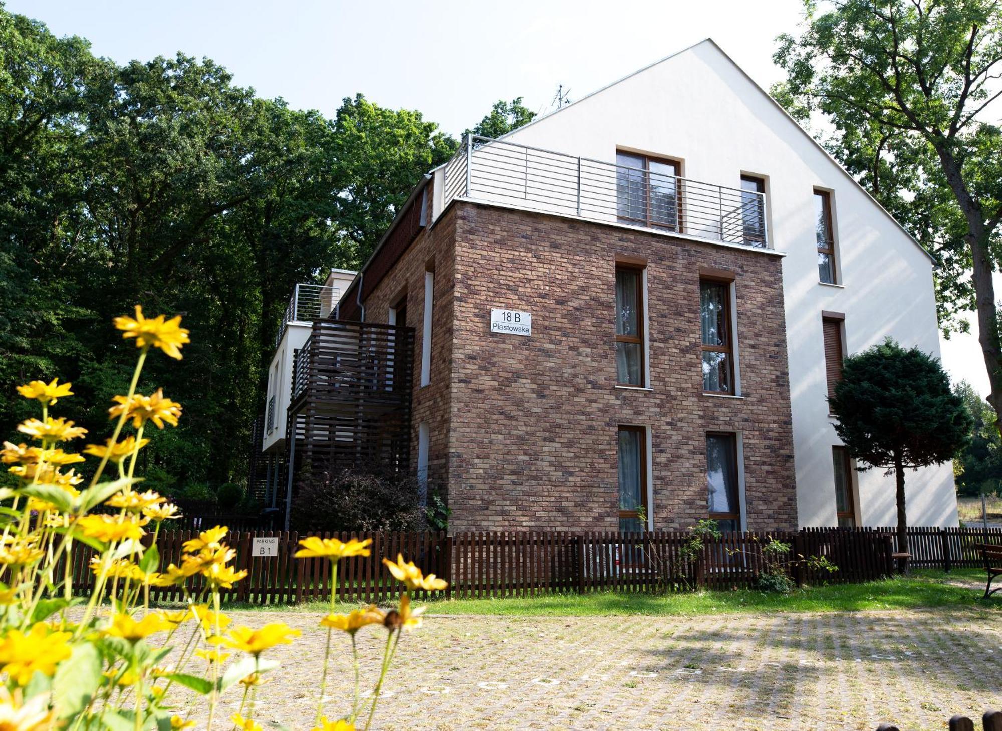 Apartament Ikar Z Wlasnym Ogrodkiem, Bardzo Blisko Morza Реваль Экстерьер фото